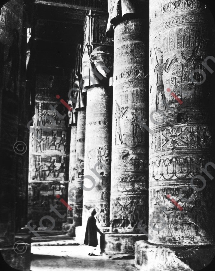 Hathortempel | Hathor Temple - Foto foticon-simon-008-040-sw.jpg | foticon.de - Bilddatenbank für Motive aus Geschichte und Kultur